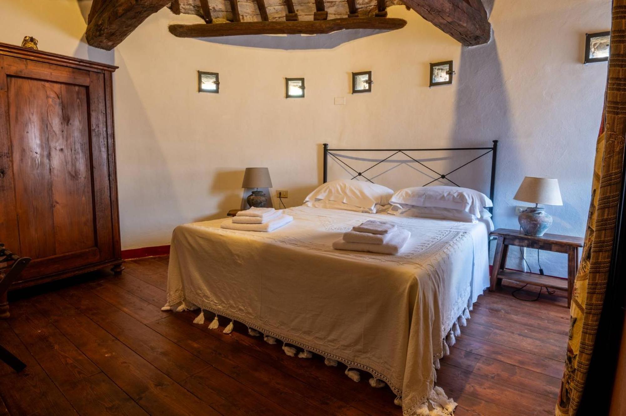 Castello Valenzino Panzió Antognola Kültér fotó