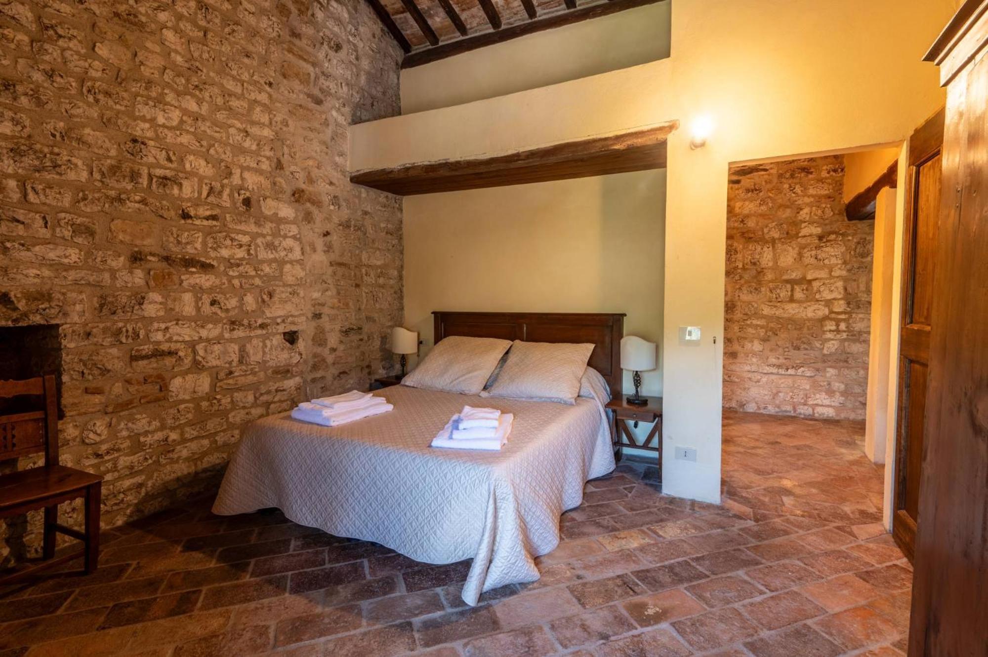Castello Valenzino Panzió Antognola Kültér fotó