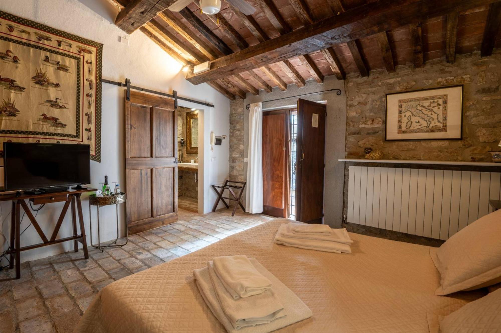 Castello Valenzino Panzió Antognola Kültér fotó