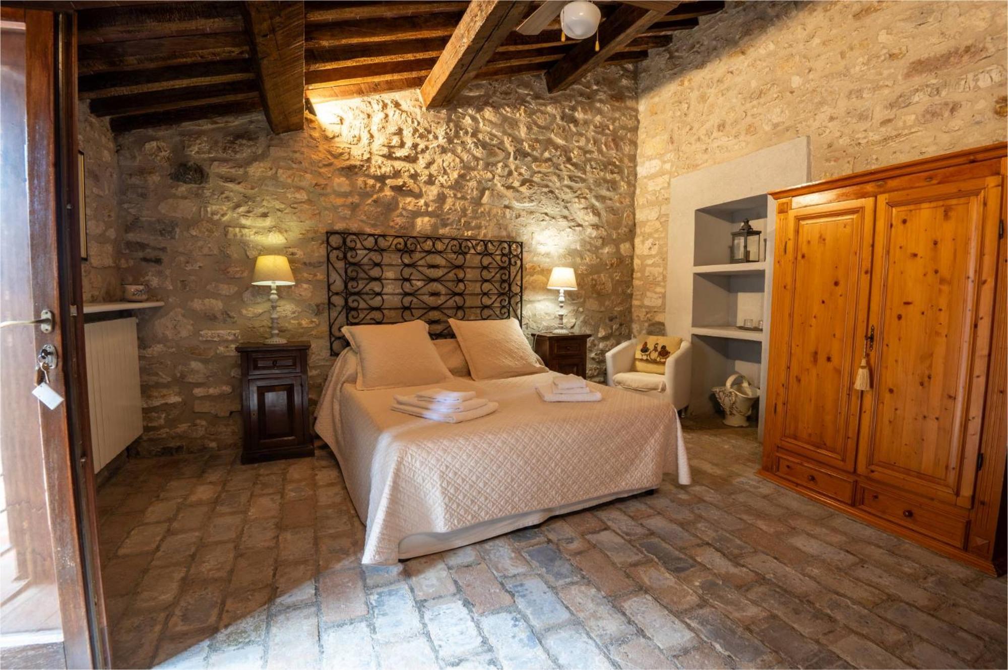 Castello Valenzino Panzió Antognola Kültér fotó