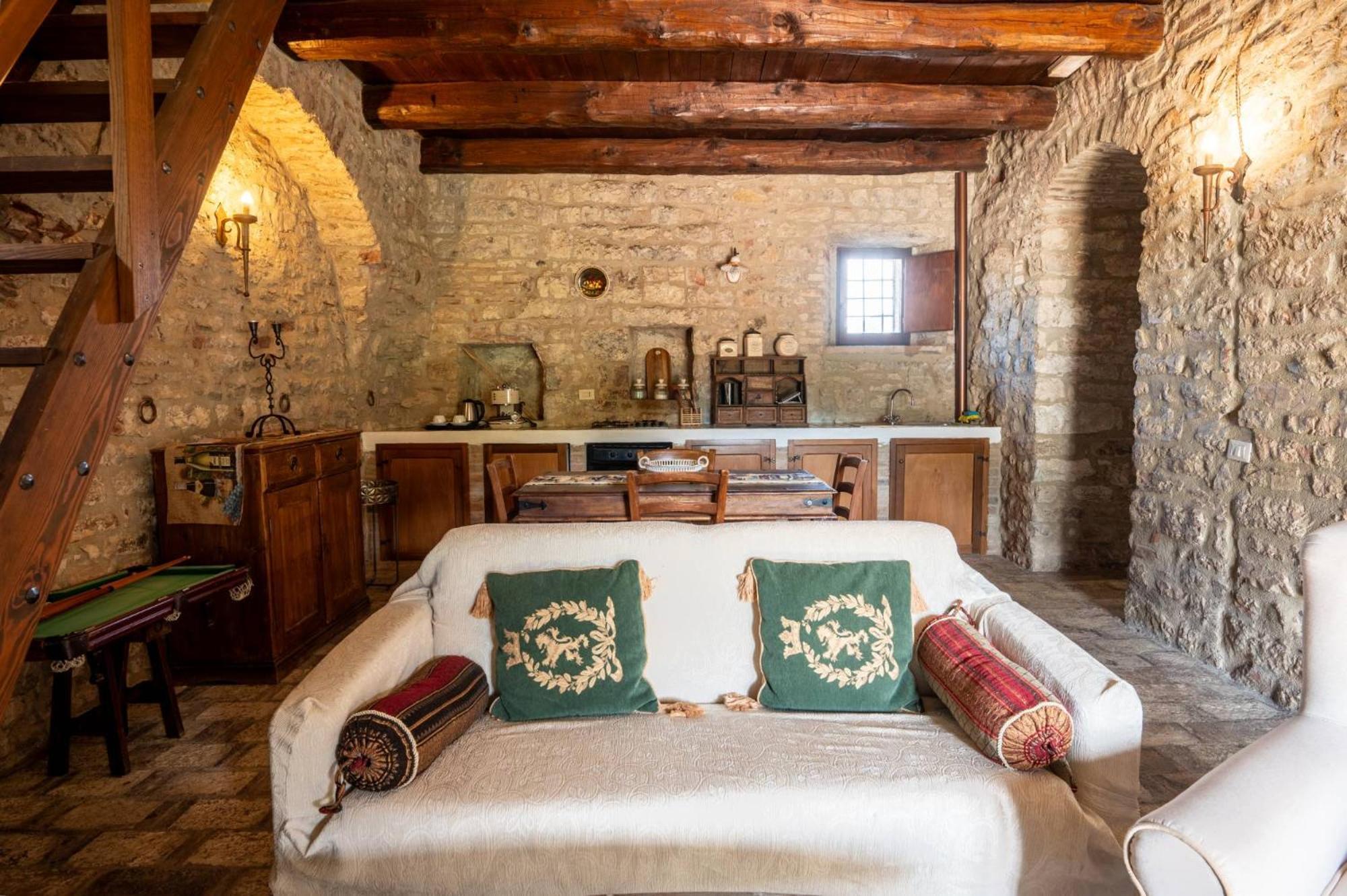 Castello Valenzino Panzió Antognola Kültér fotó