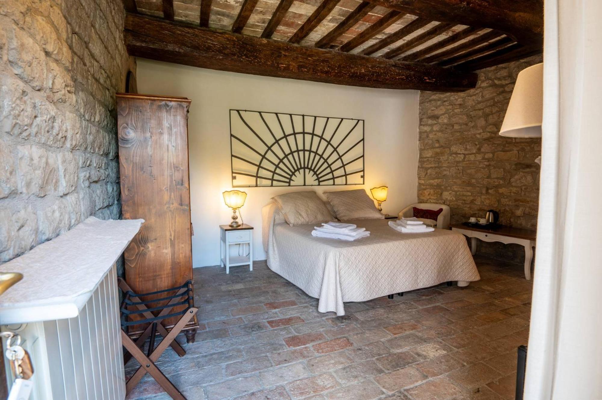 Castello Valenzino Panzió Antognola Kültér fotó